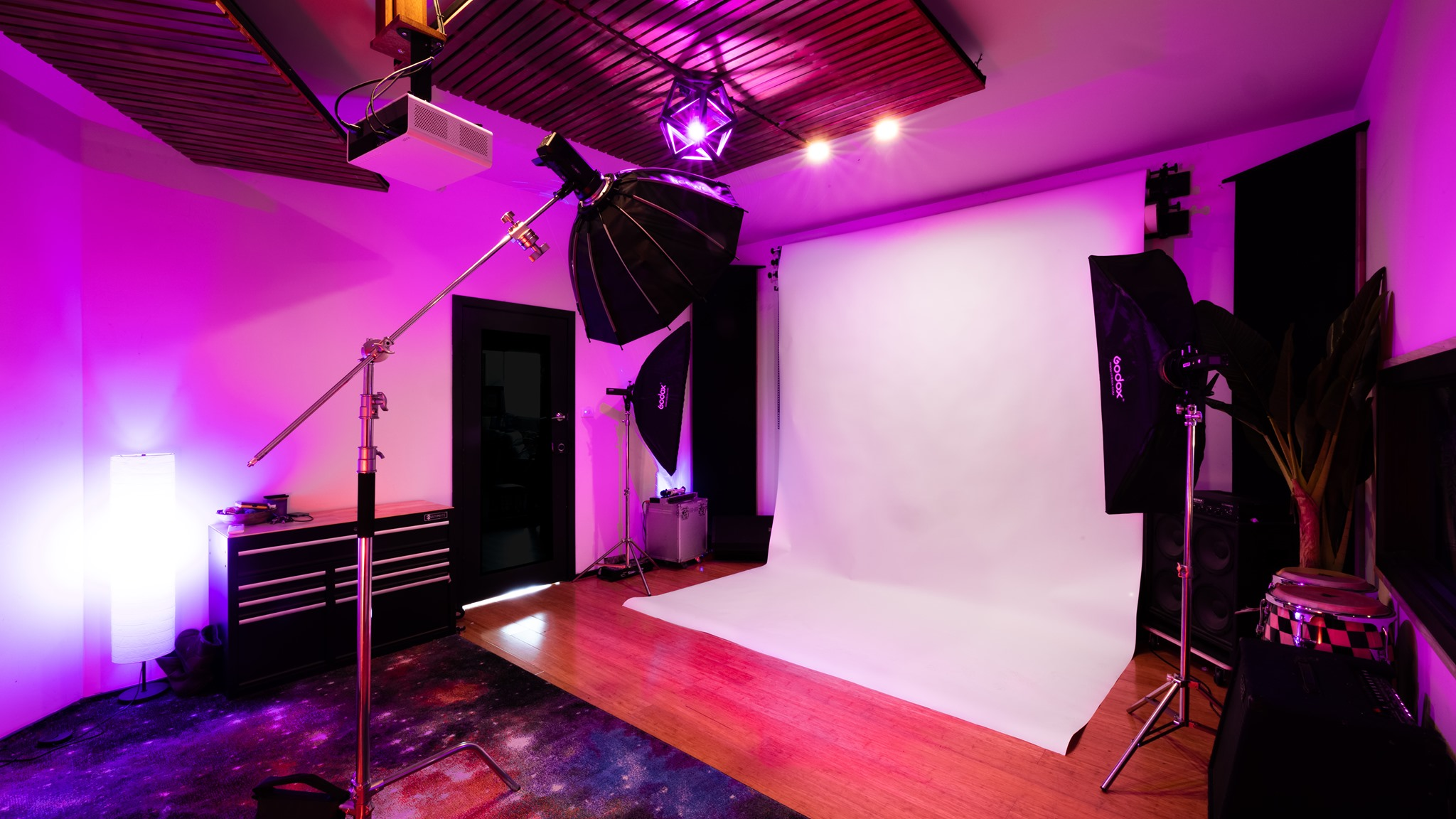 Photoshoot at Darling Street Studios. Image from Darling Street Studios.