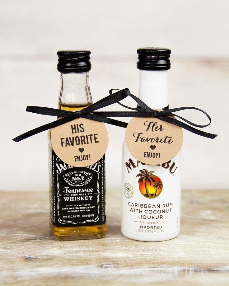 Mini alcohol wedding favors. Pinterest @thebottleclub