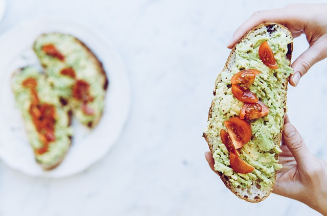 avocado toast, healthy fats, healthy pregnancy meals