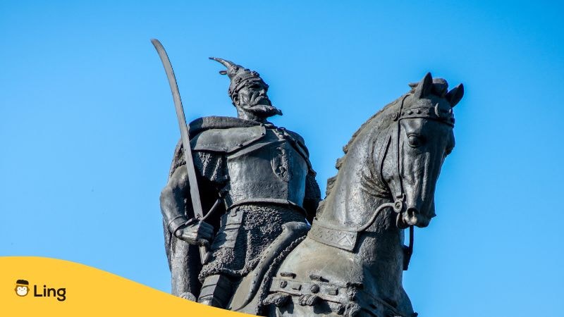 tatue of Skanderbeg on horseback, symbolizing Albanian resistance and national pride.