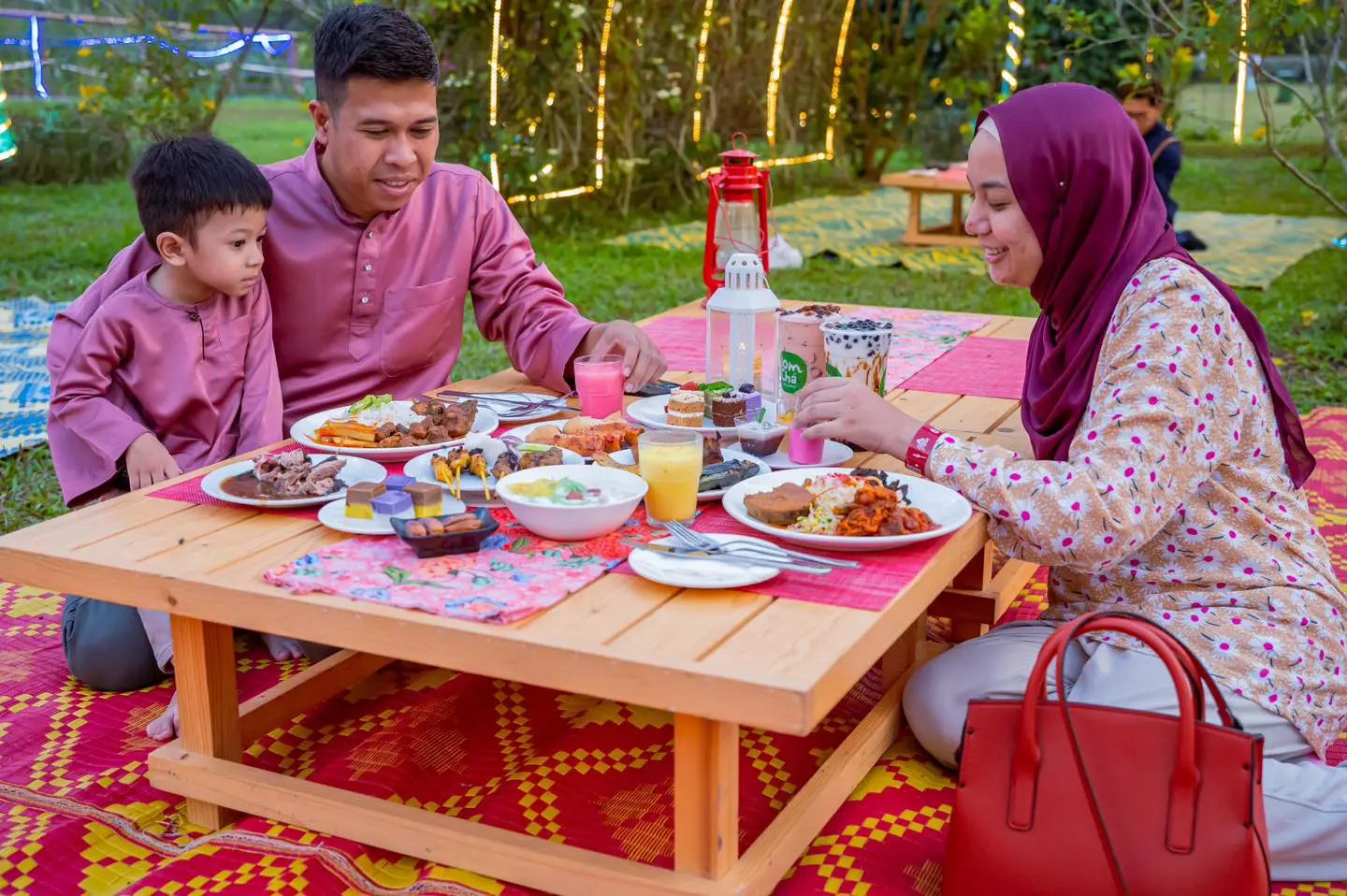 Keluarga berbuka puasa ramadan mengikut sabda rasulullah dan hadis rasulullah saw berdekatan pasir puteh, bukit jugra, Sabak Bernam di Selangor bagi umat Islam