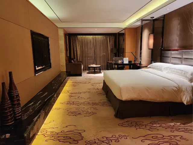 Hilton Zhongshan Downtown Review_King Bed