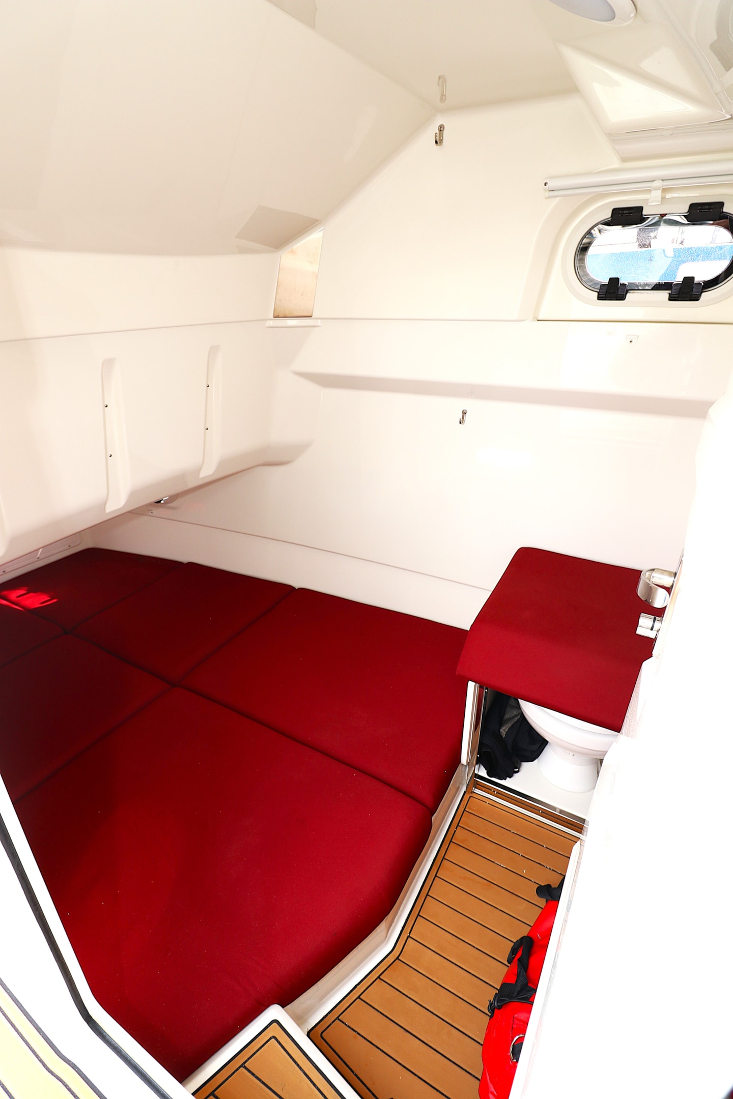 The Brig Eagle 10 even features a double berth (double bed) as well as a freshwater shower.