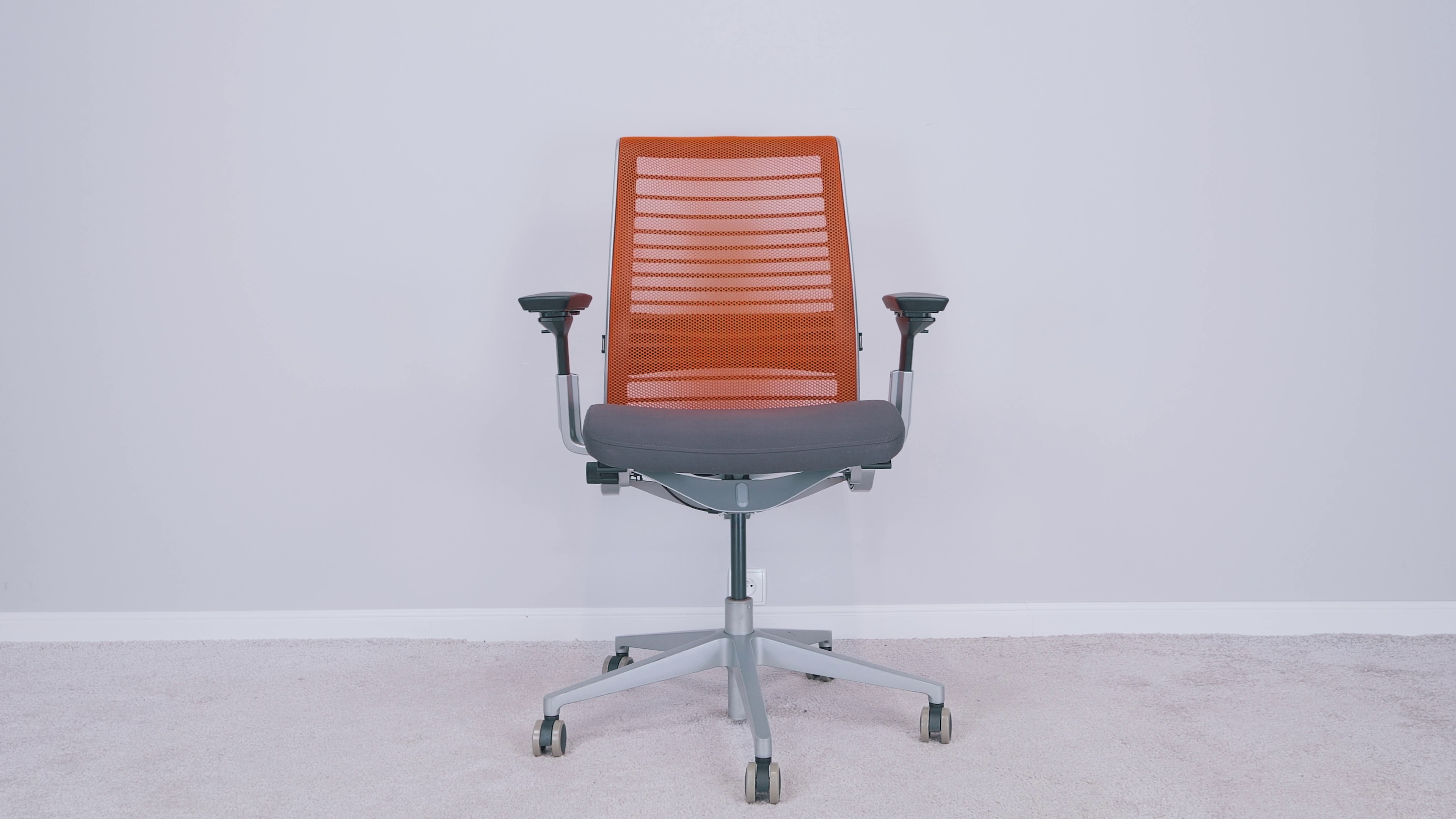 Steelcase Think V2 – niedoceniony fotel biurowy? Recenzja po serwisie kilkuset egzemplarzy 1 Steelcase Think V2. Źródło: Brastech