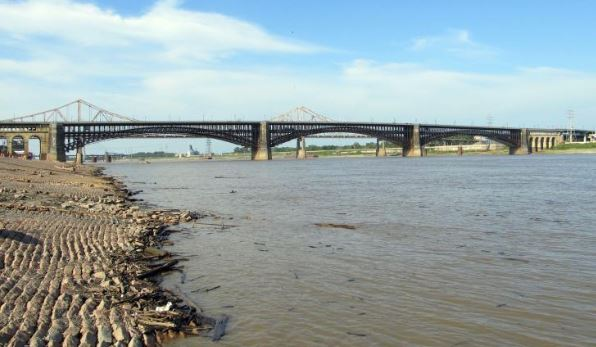metal detectorists find relics in the mississippi