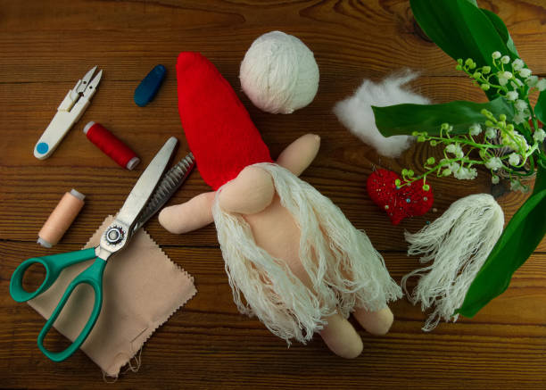 How to Make a Pom Pom for Your Hat Successfully? 3 Materials for making Pom Pom