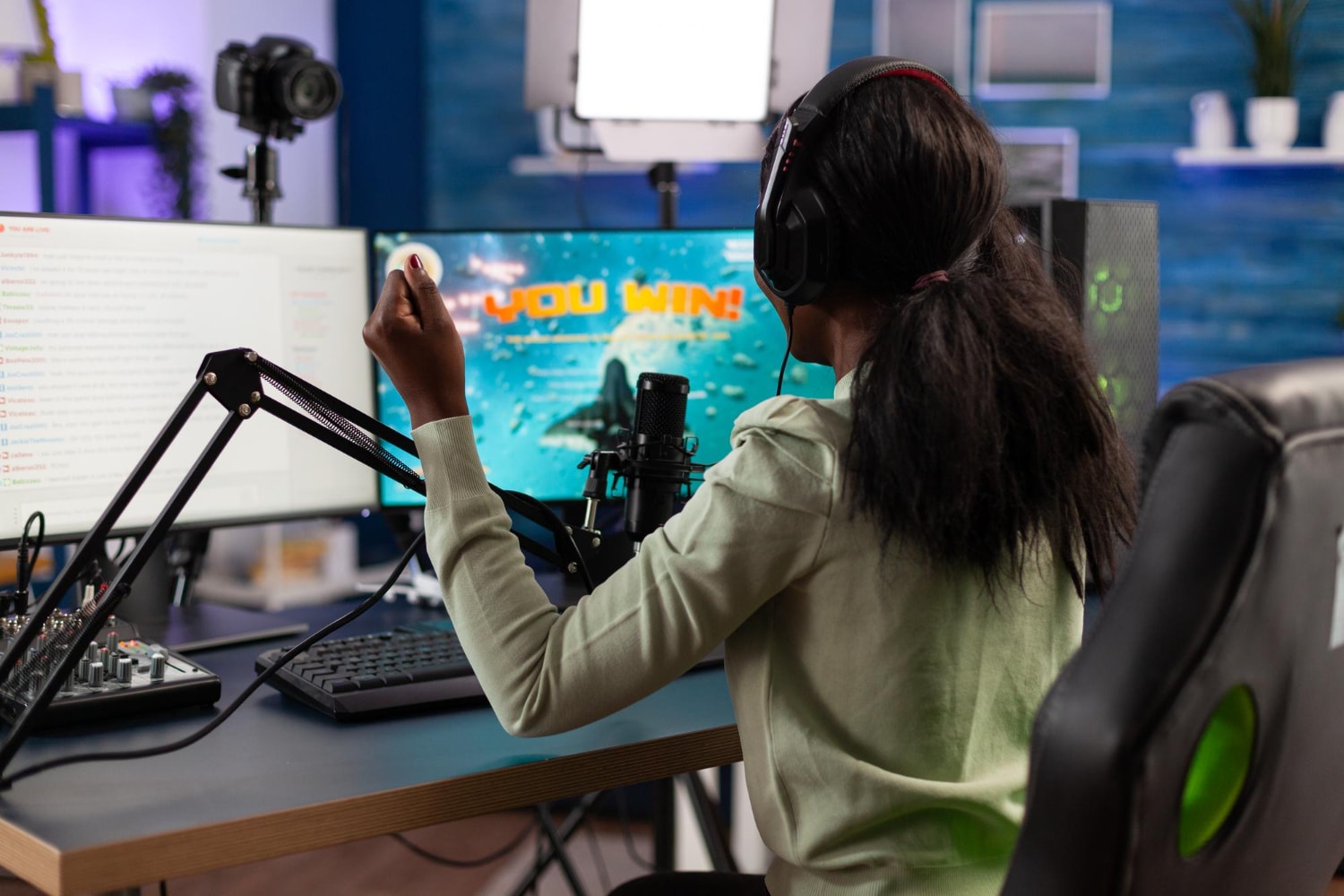 starting an ecommerce business as a gaming accessories dropshipping store