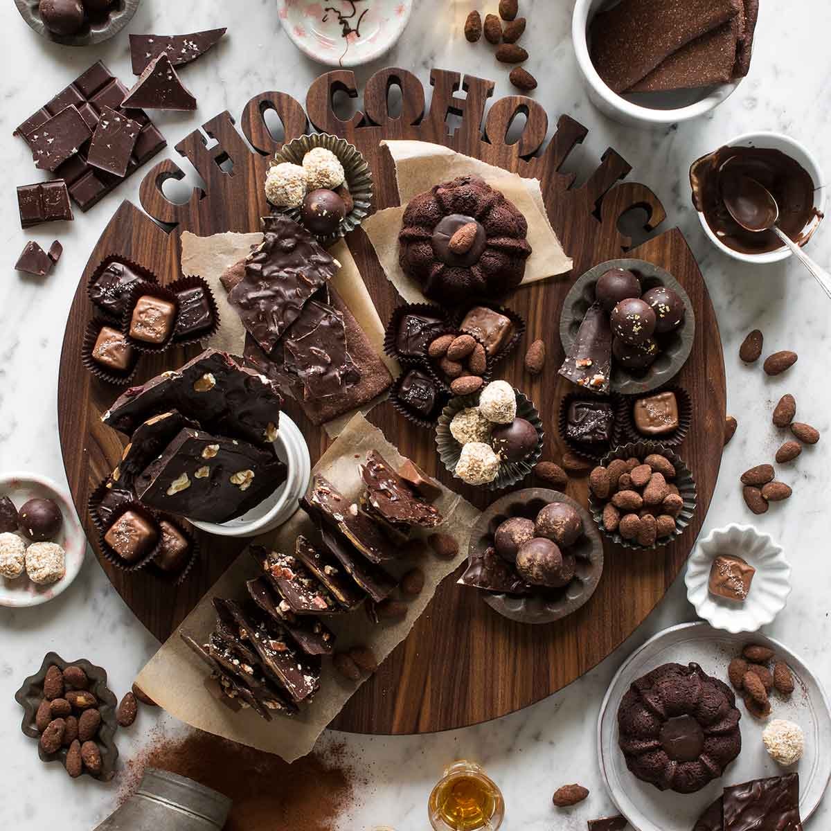 Walnut wood lazy susan with chocolate