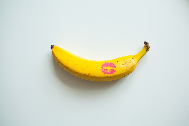 sexuality, banana, kiss