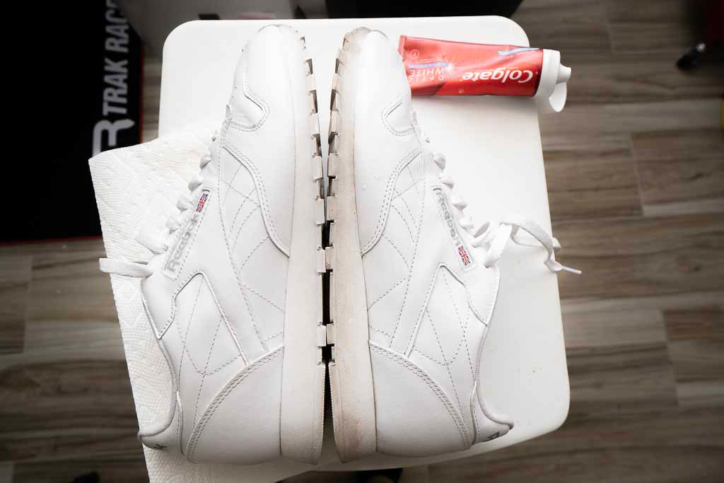 How to clean hot sale white shoes with colgate