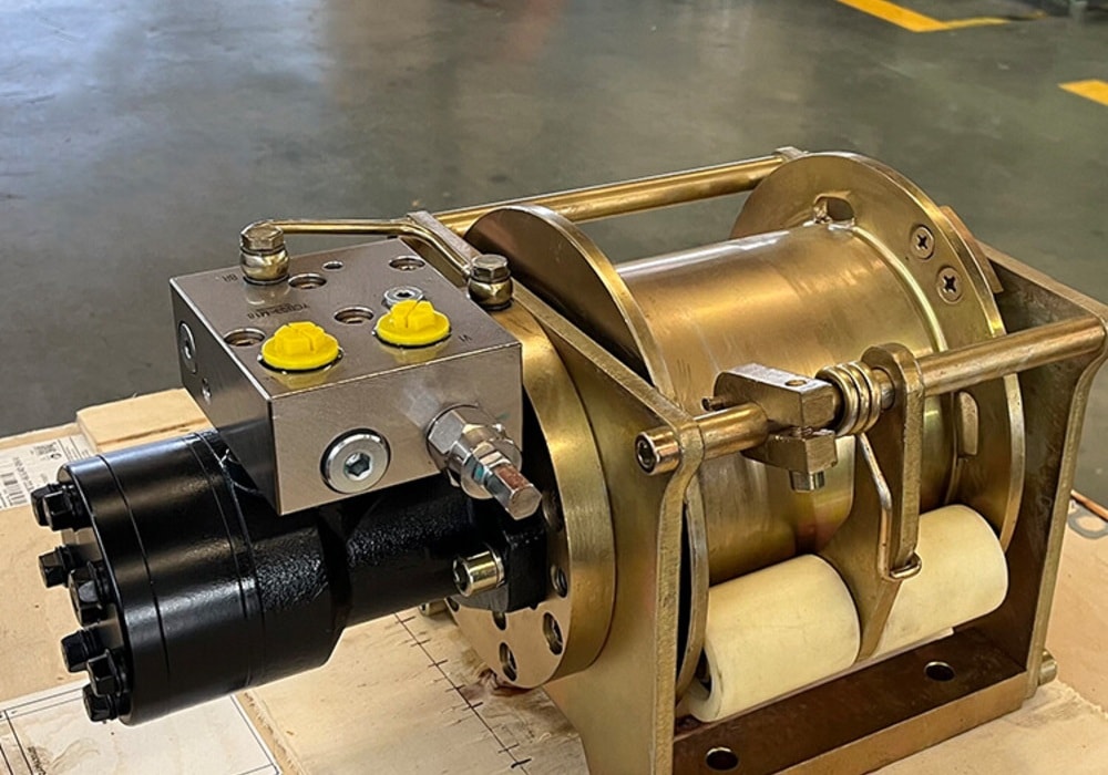 Winch with Synthetic Rope