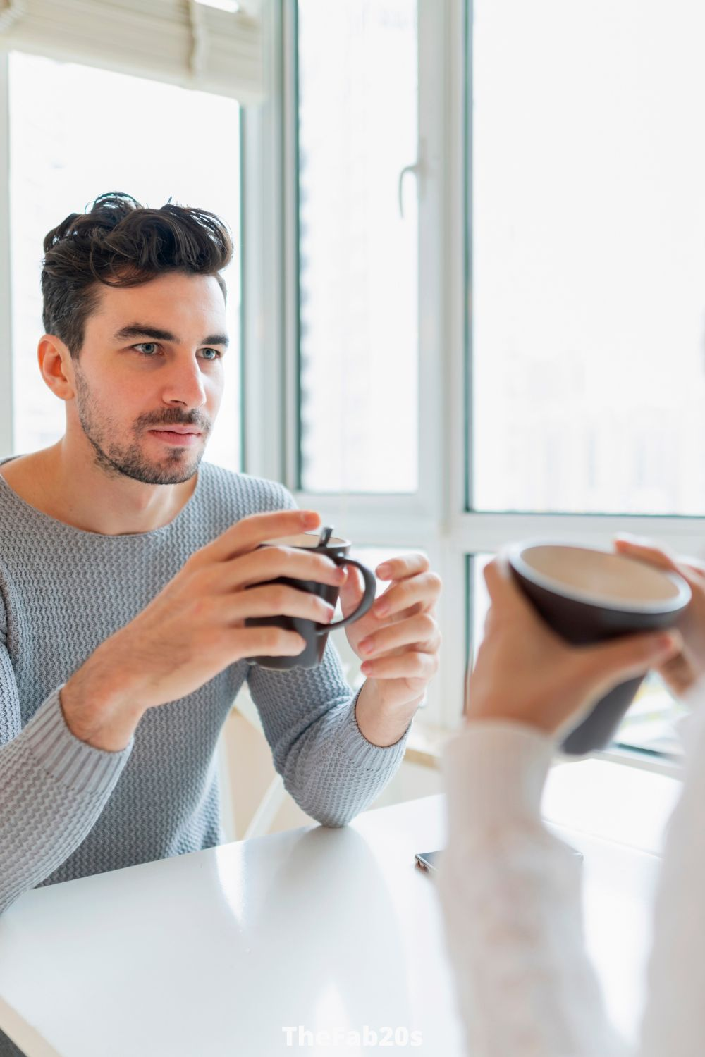 Strrong eye contact is a major sign of attraction - Body language of a man secretly in love with you