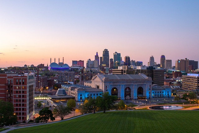 kansas city, skyline, dusk, investment property, Kansas City, rental property in Kansas City, areas experiencing population growth, rising home values, Kansas City attracts potential renters and young professionals, affordable sales price, best cities for investing, Missouri city, downtown Kansas City, Missouri cities, urban setting, renting potential