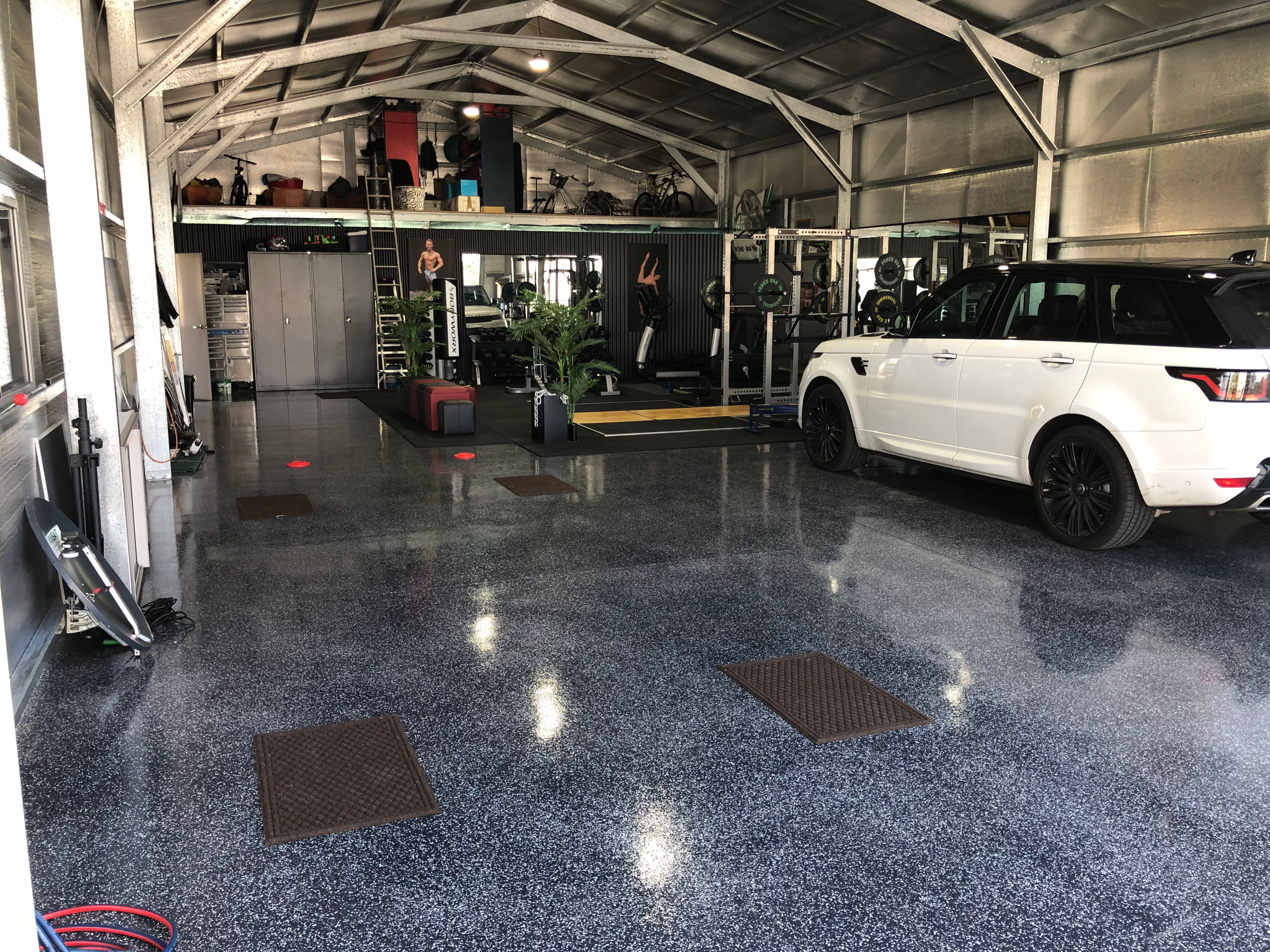 Multipurpose garage combined of a carpark and a gym