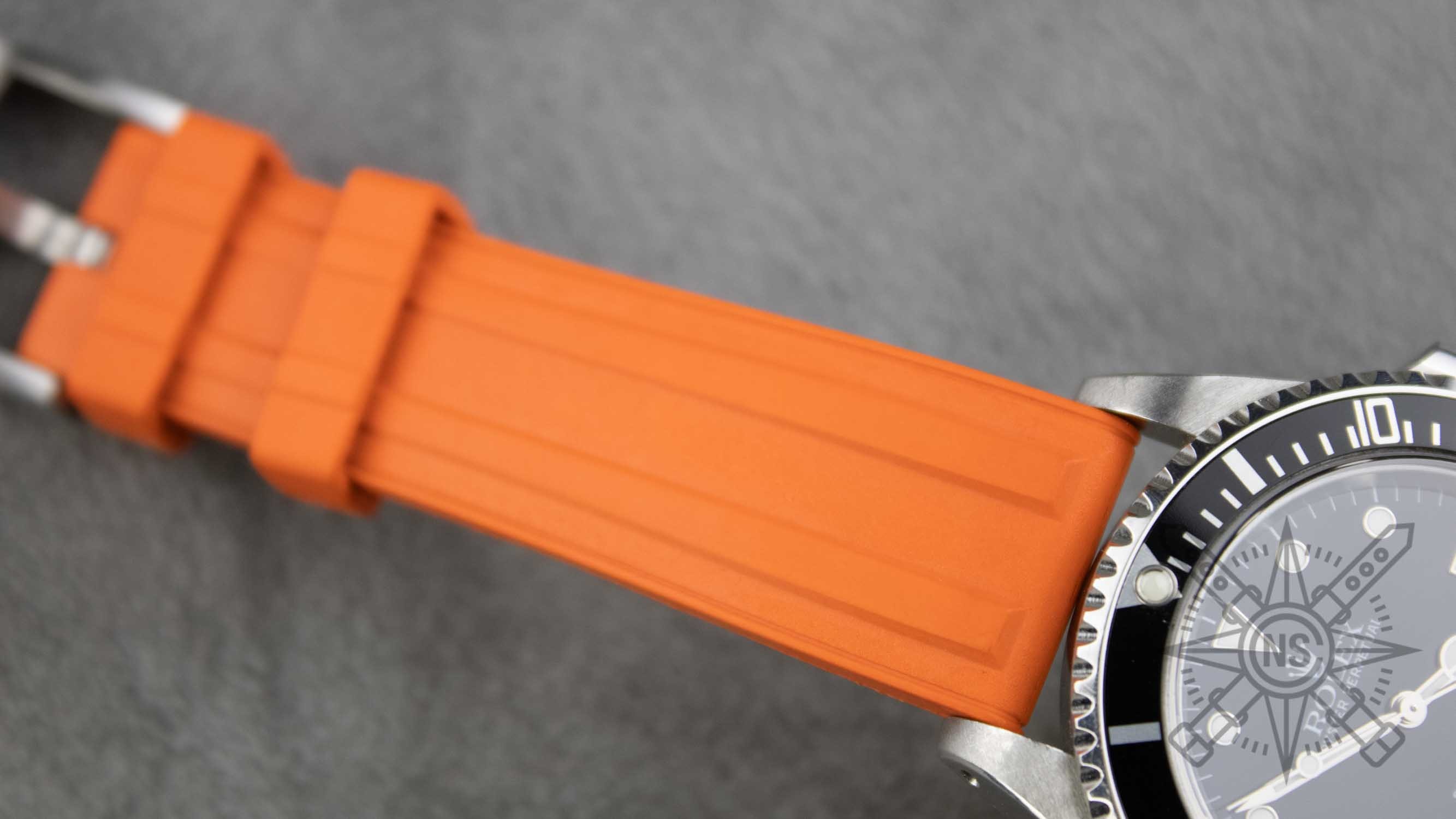 An illustration of the quick release functionality on a watch strap.
