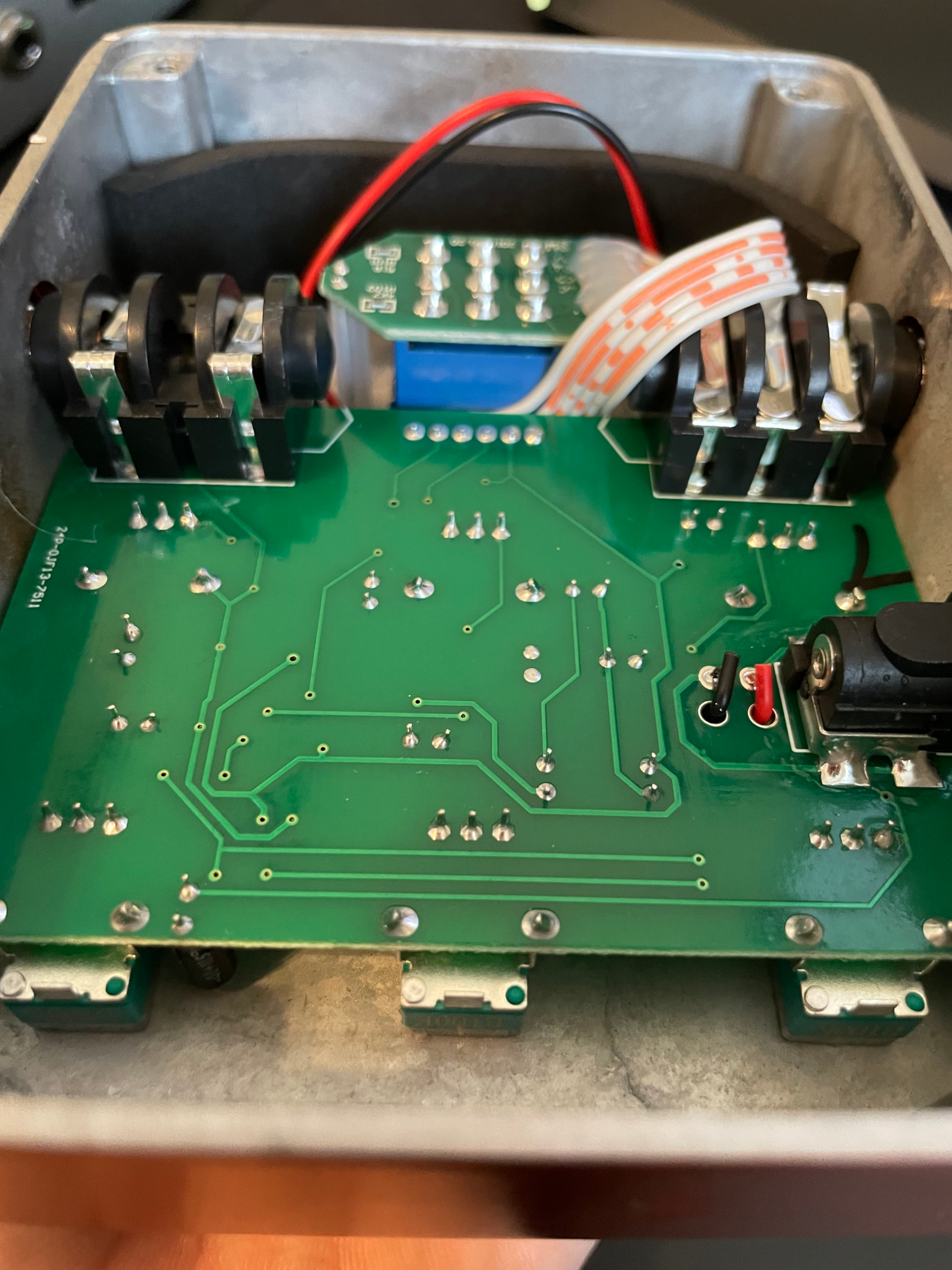 A peak at the internals of the JOYO JF-14 American Sound