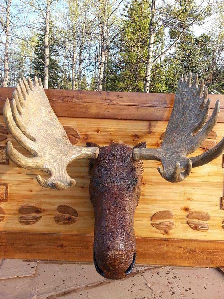 Bob's moose sign. He says he didn't use a computer to design it, he made it by hand in his own workshop. 