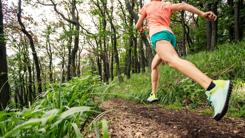 Besonders Ausdauersportarten wie Laufen profitieren von ketogener Ernährung