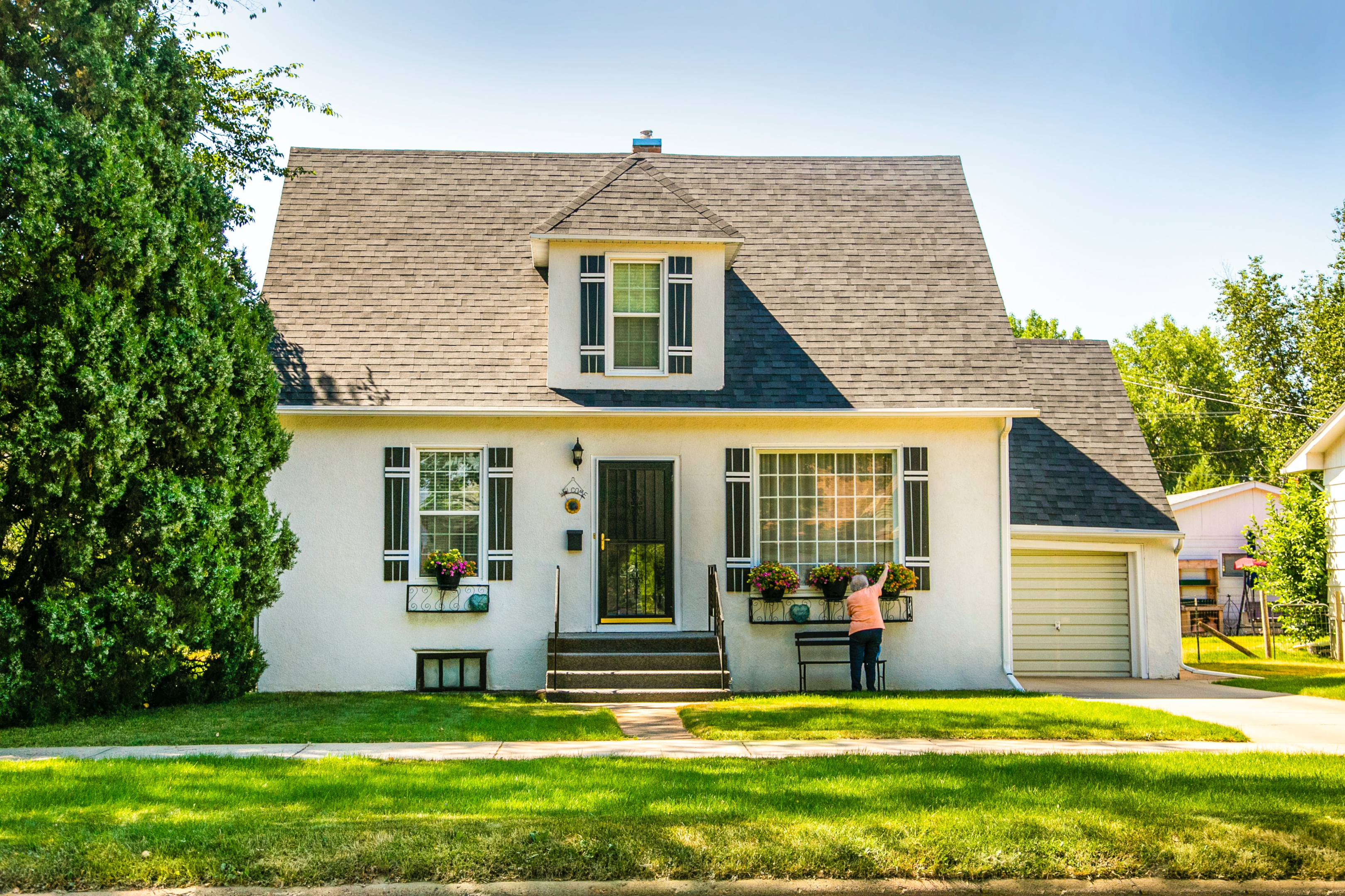 View of a 2 story home. Plan on shipping a car? Choose our Alaska shipping for your cars.