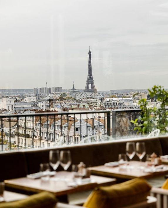 panoramic views from floor to ceiling windows