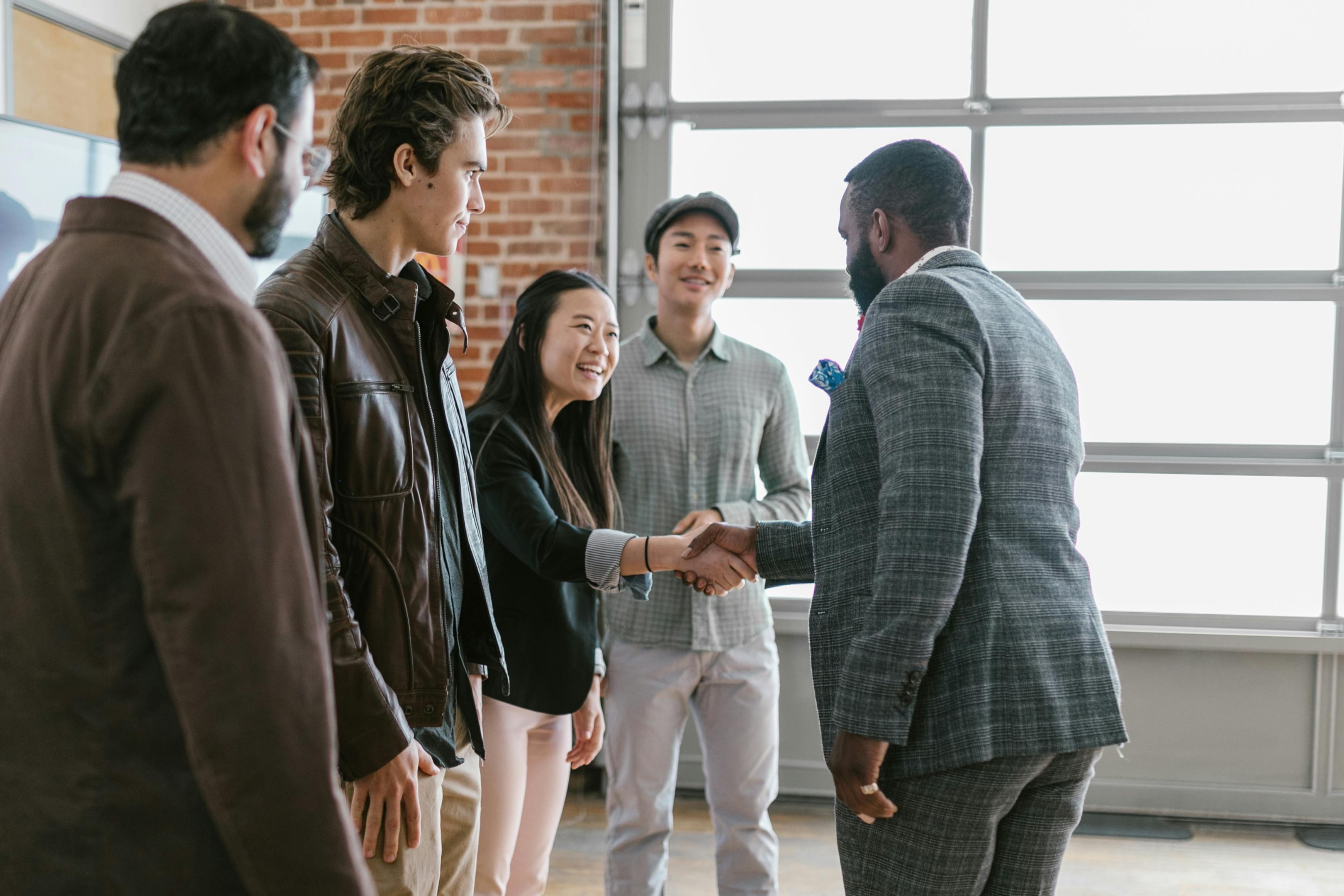 Real estate investors meet at networking event.