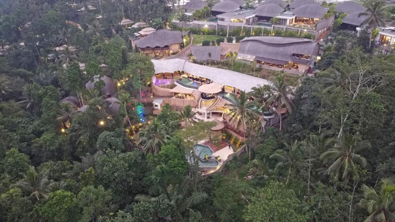 luxuirous resort located in ubud with free scheduled yoga classes