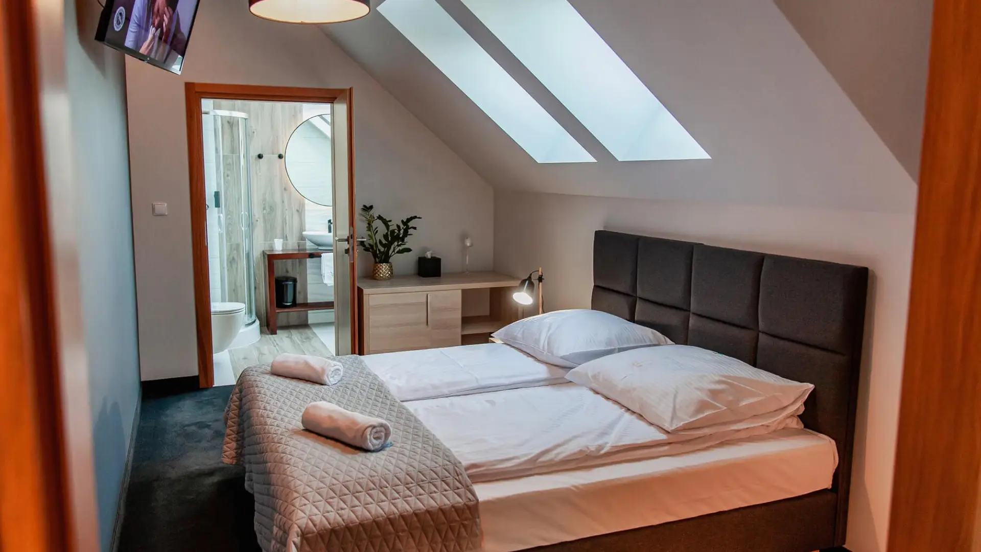 Natural Hotel - hotel rodzinny nad jeziorem