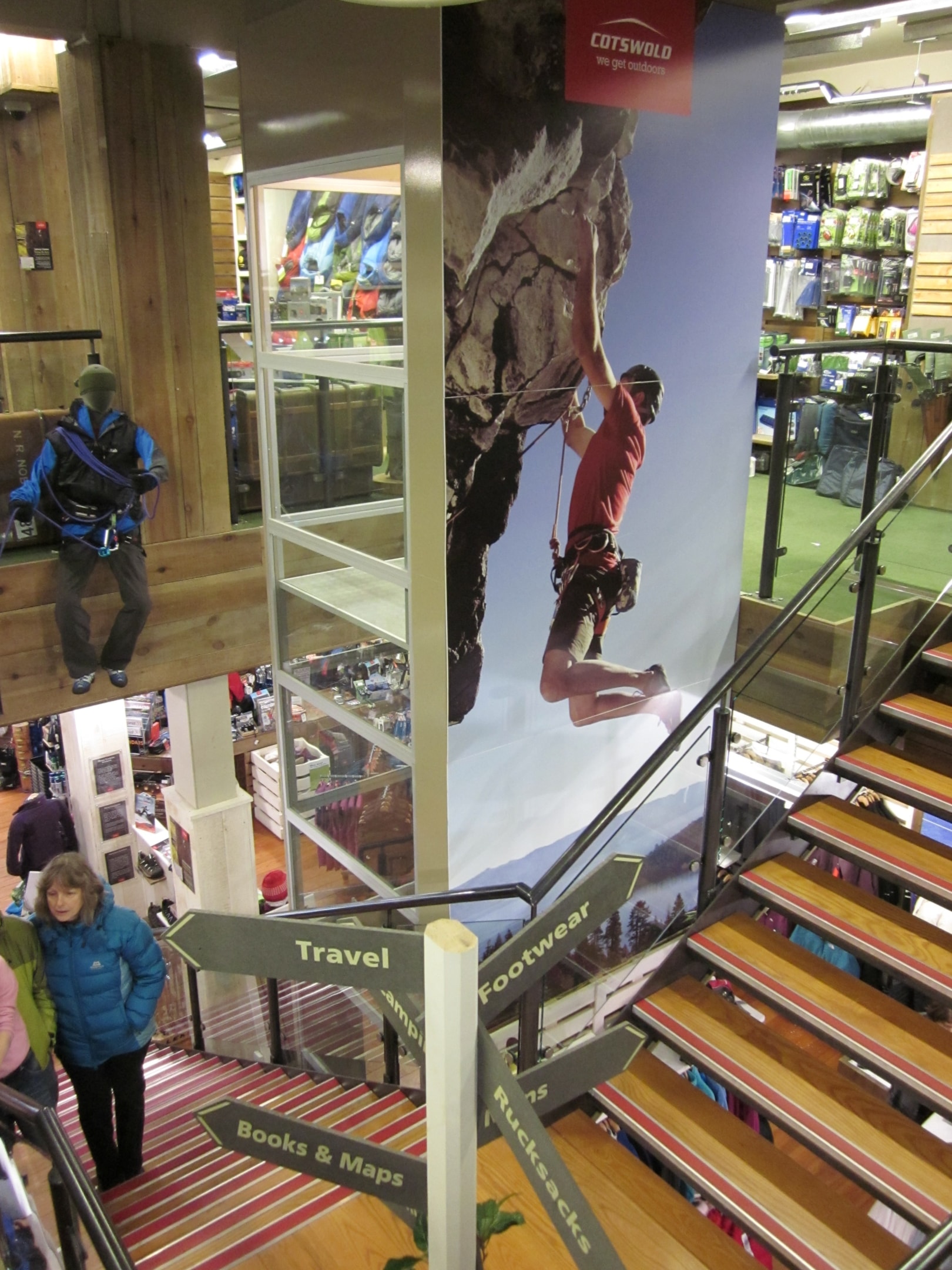 Platform lift providing wheelchair & mobility access to Leisure Centre