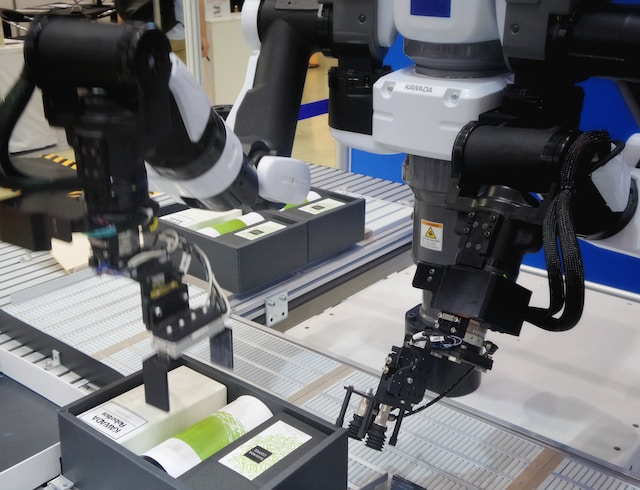 AI agents in manufacturing robotics