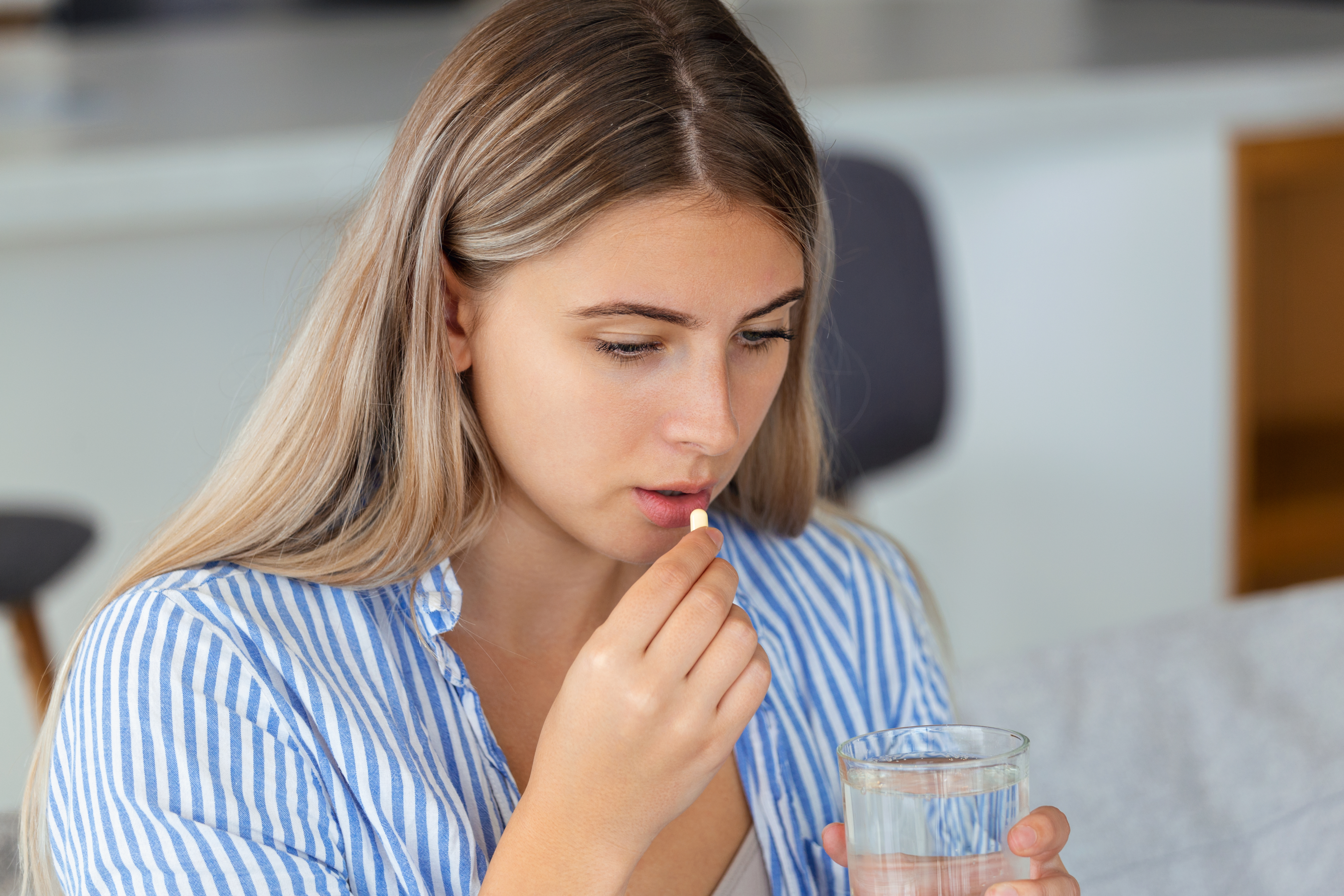 Krijgen vrouwen voldoende ijzer? Leer hoeveel ijzer je moet krijgen en waar je meer ijzer in je dieet kunt krijgen. Het nemen van ijzersupplementen is een geschikte manier om overtollig ijzer te krijgen, speciaal voor vrouwen, omdat vrouwen meer ijzer nodig hebben