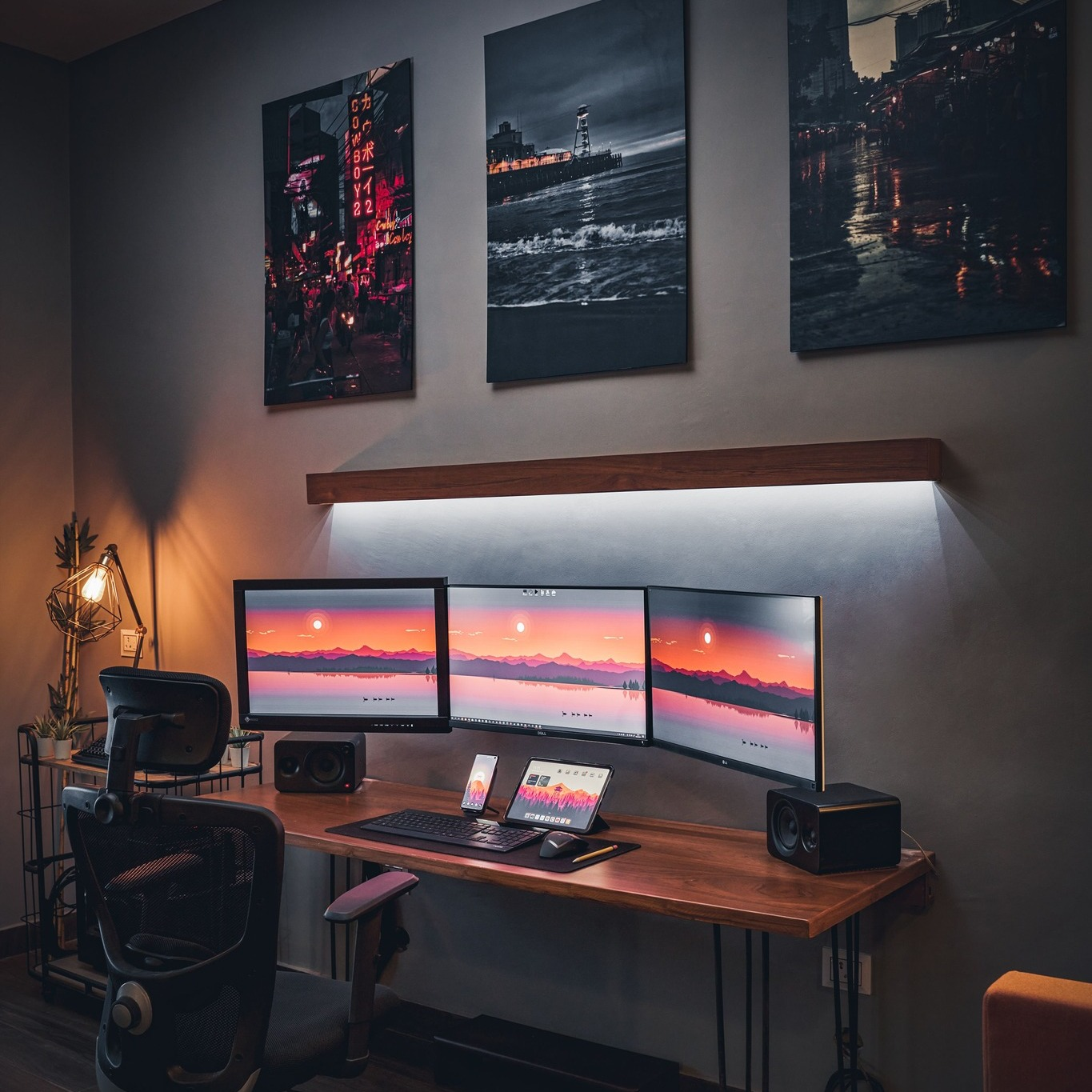 gaming desk setup or ergonomic setup ambiance of a gaming space, wall mounted light bar ideas
