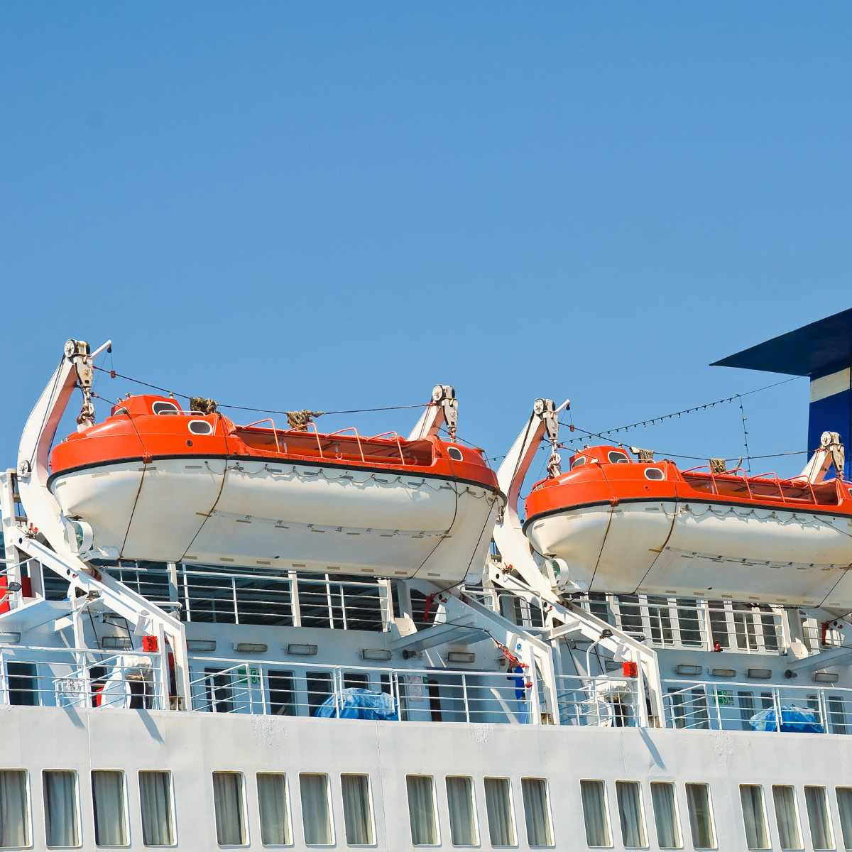 Cruise ship Lifeboats
