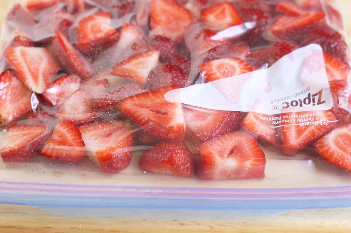 Sweetened freeze fresh strawberries
