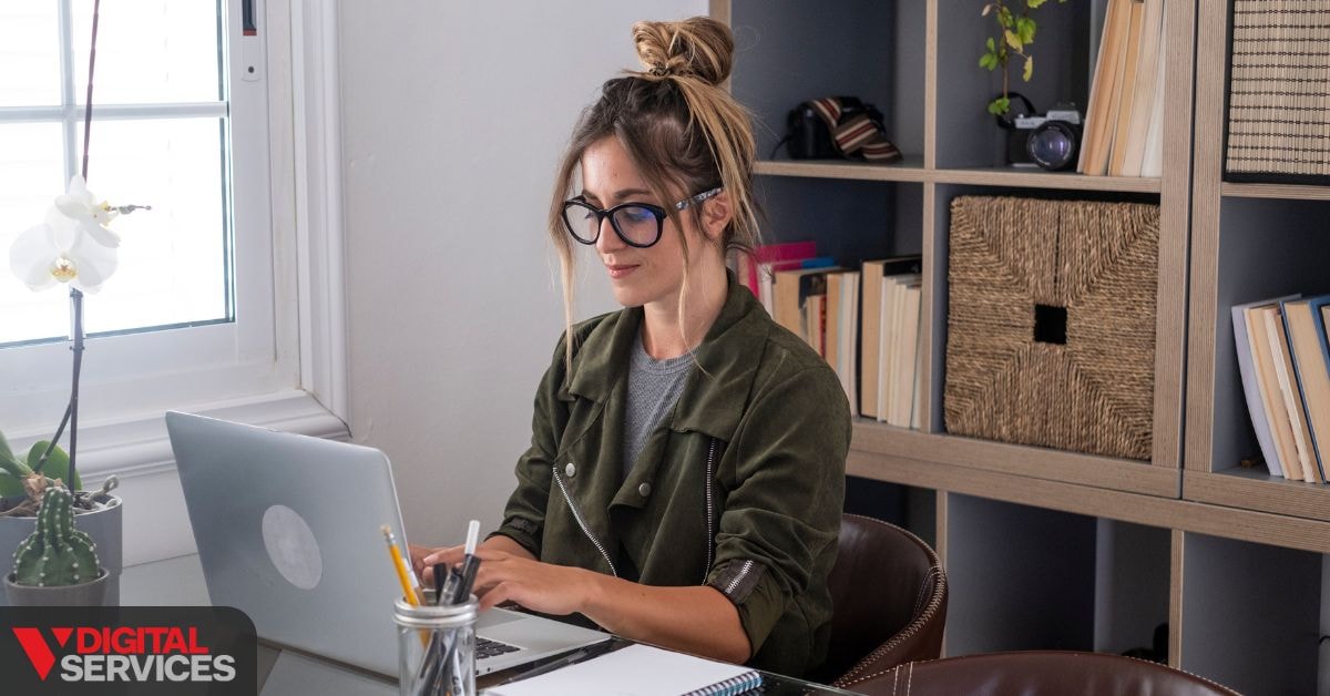 User Interface & Experience: Minimalist vs. Multifunctional