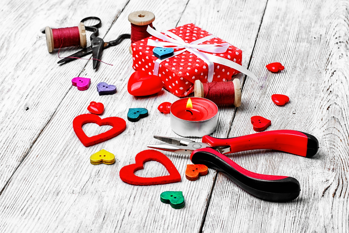 Valentine's Day gift wrapping tips with creative styles.