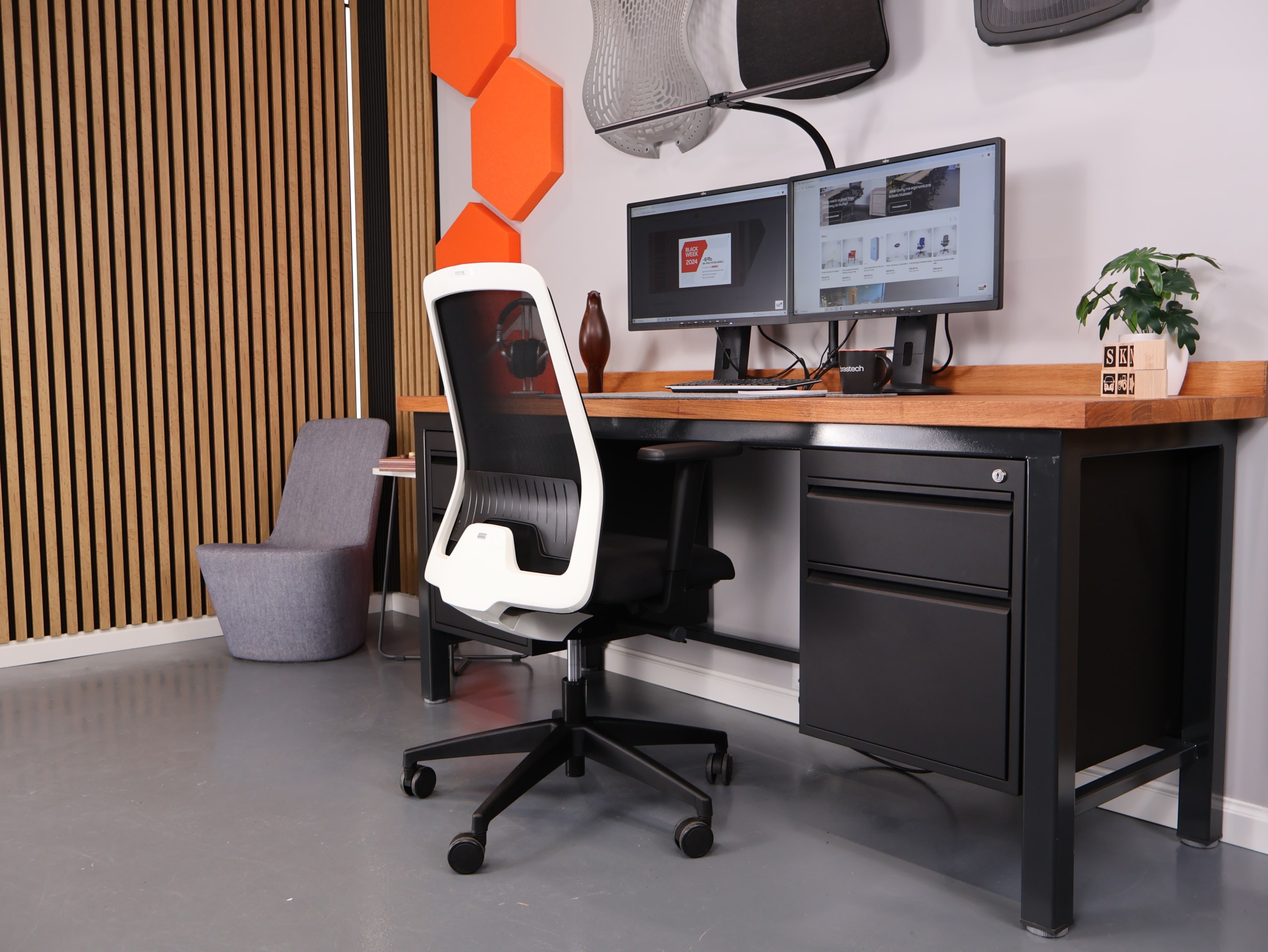 Profesjonalne meble biurowe- dlaczego warto w nie zainwestować? 2 Ergonomiczne krzesło biurowe dostosowane do indywidualnych potrzeb.