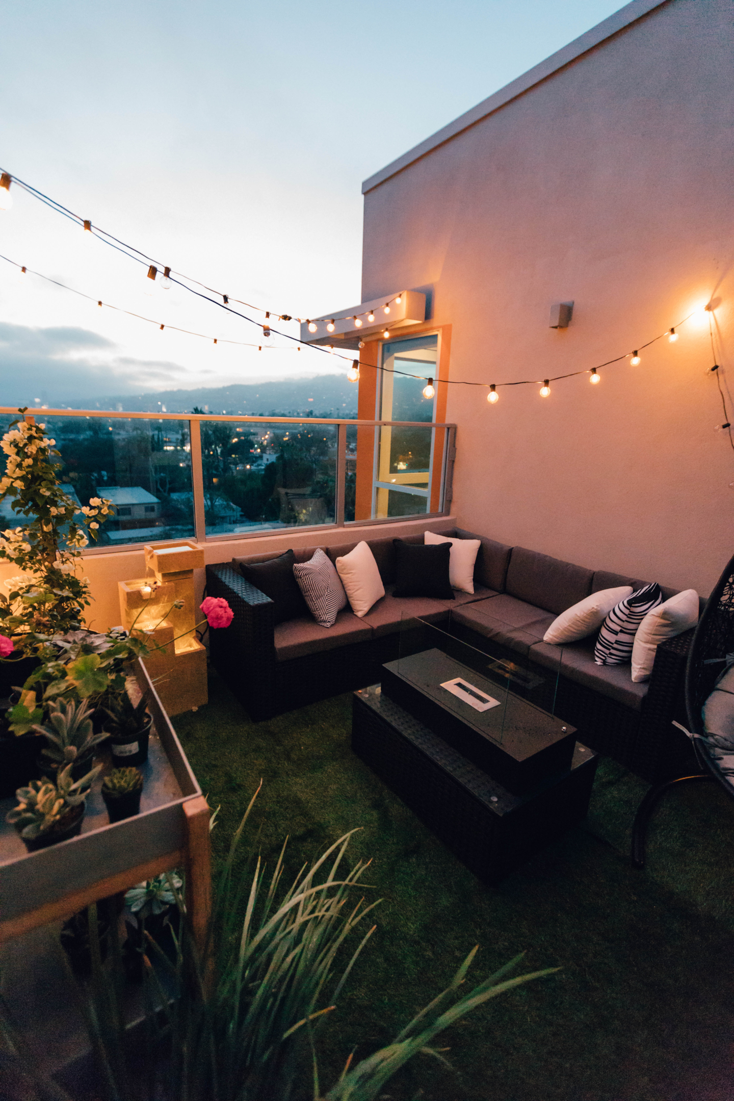 Balcony decoration with light creates atmosphere