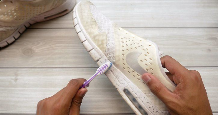 How to clean white nike shoes on sale with baking soda