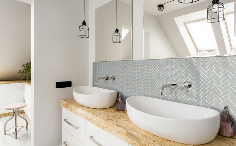 light grey bathroom backsplash