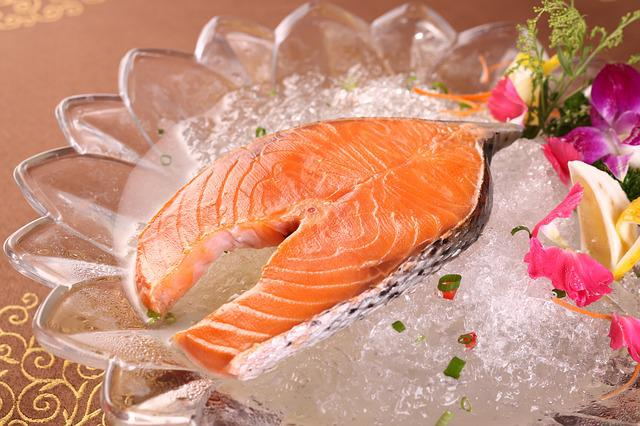 How to clean salmon