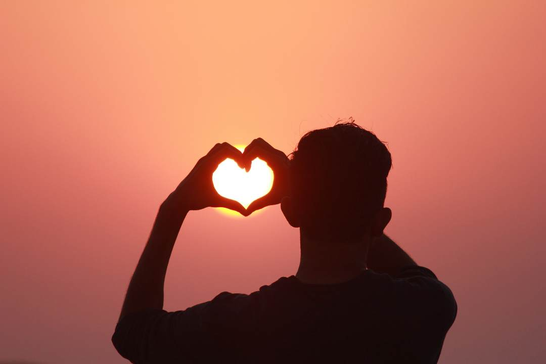 man making a heart with his hands, n acetylcysteine, oral nac, lung disease - The Good Stuff