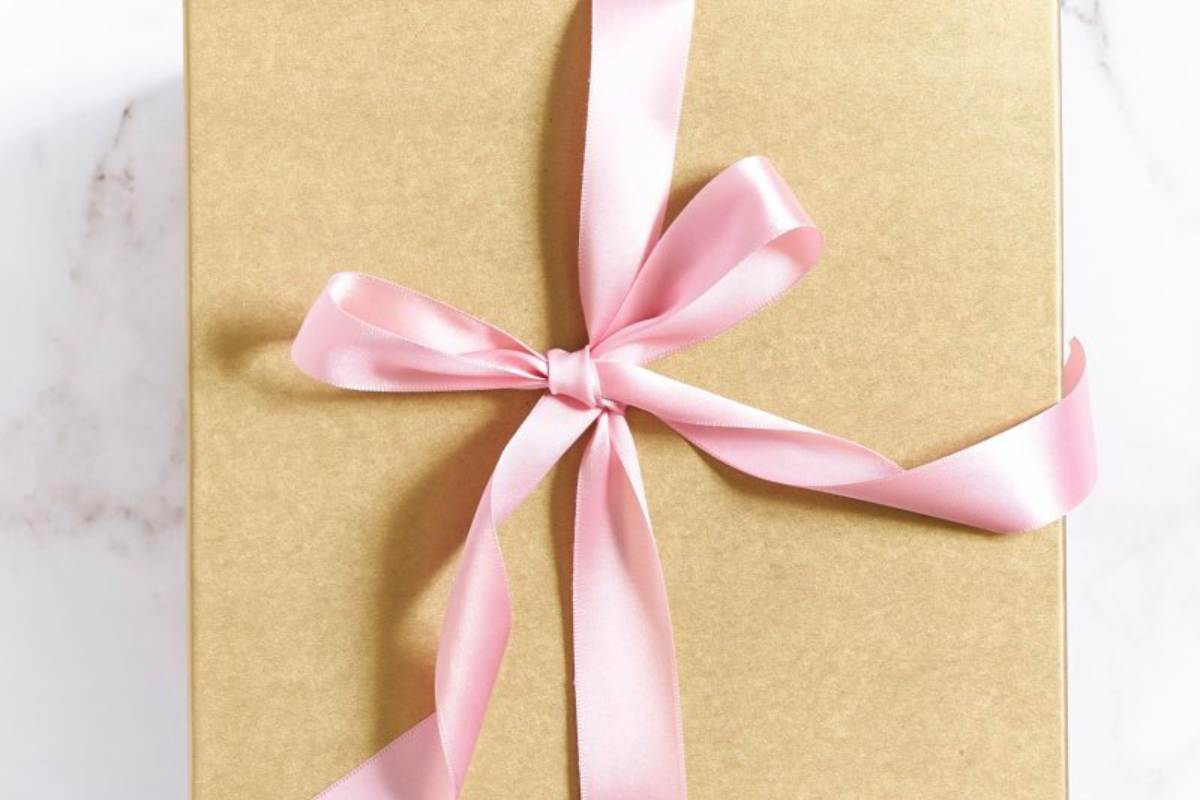 add luxury gift boxes to your cart, same day delivery cape town, gift boxes with pink ribbon