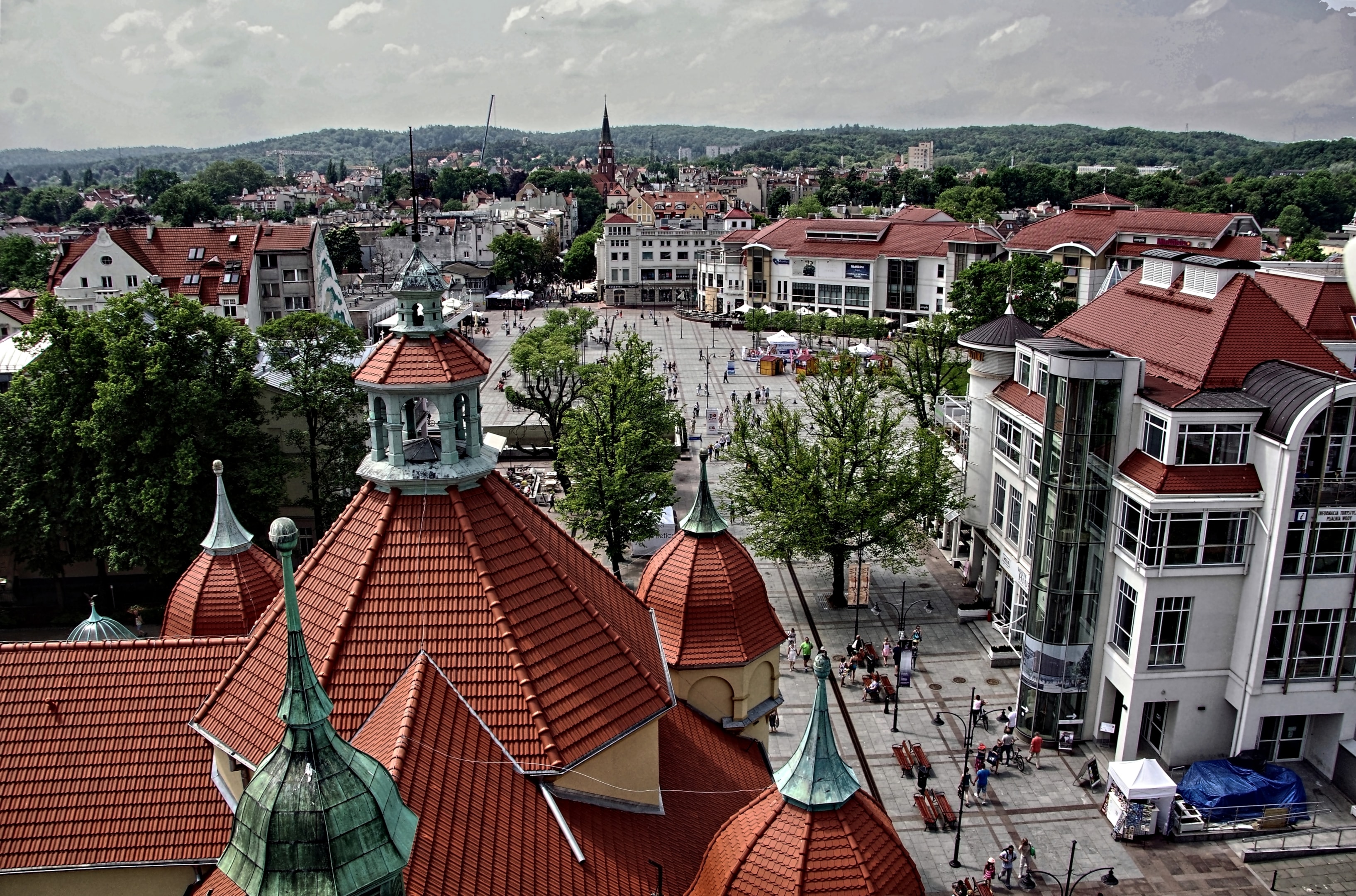 Centrum Sopotu (źródło: https://commons.wikimedia.org/wiki/File:Sopot-centrum.jpg)