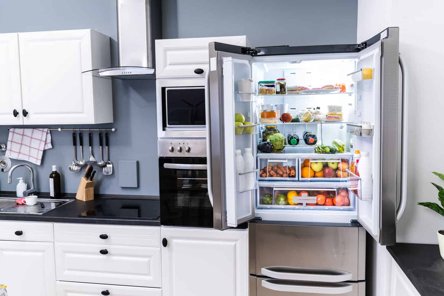 Tips to place the refrigerator to save kitchen space