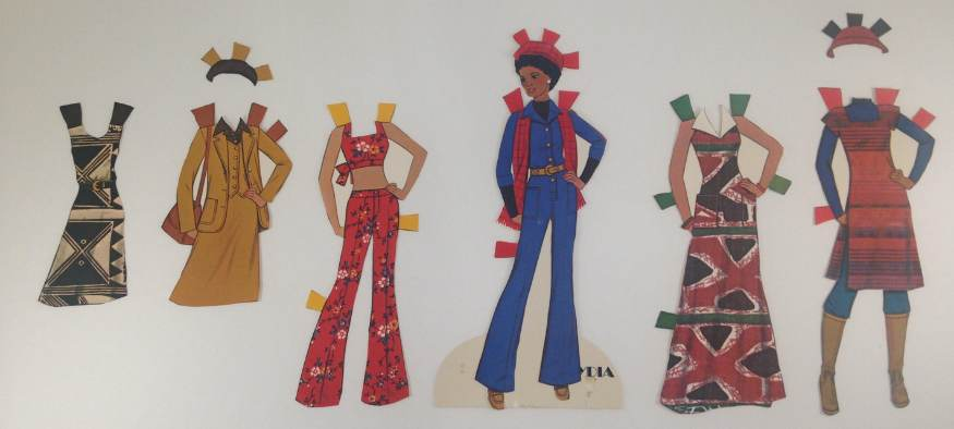 Vintage clothing on paper dolls - National Women's History Museum