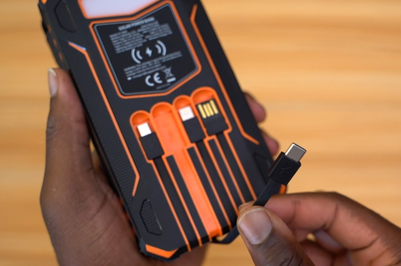 Soaraise solar charger power bank