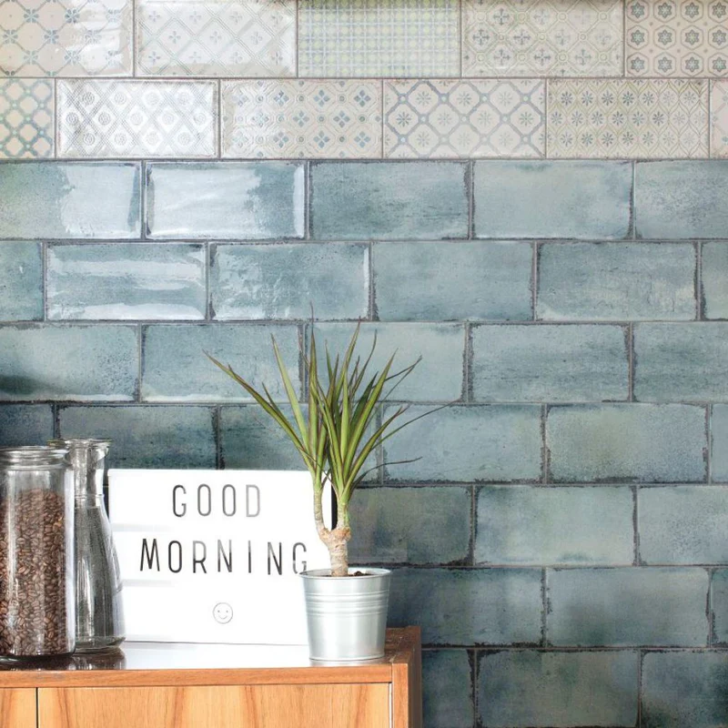 Vitra Natura subway tiles in a straight lay pattern, ideal for a traditional, country home aesthetic.