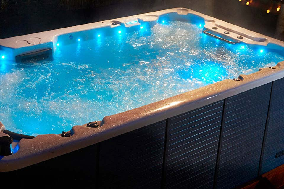 Acrylic or Fibergl، Hot Tubs