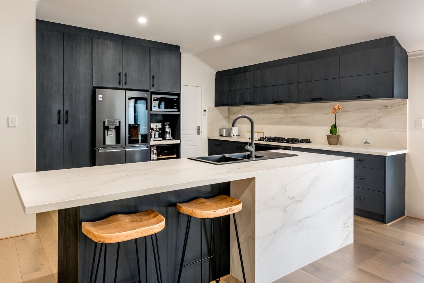 Find the Perfect Colour Scheme for Your Kitchen: A Guide to Timeless Design Choices 575cfa2e 9111 4040 9b8e ea45af7393f2 9