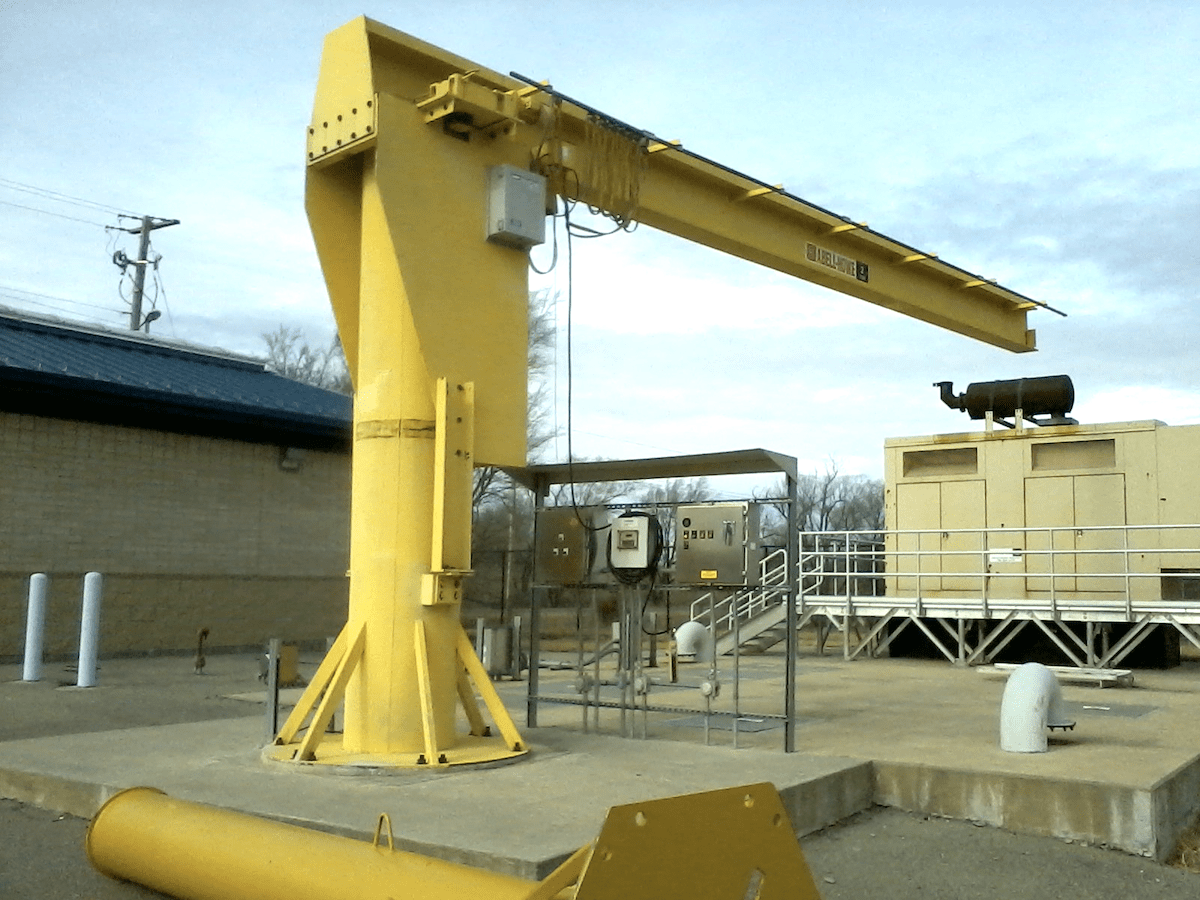 Photo of a freestanding jib crane outdoors